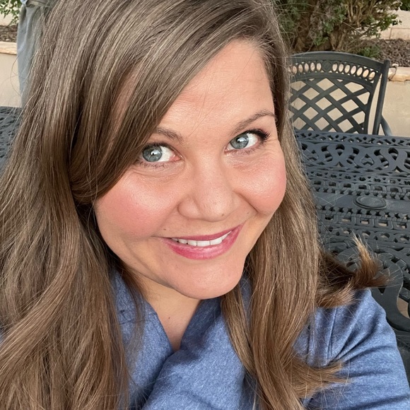 Meet your Posher, Candace - Picture 1 of 1